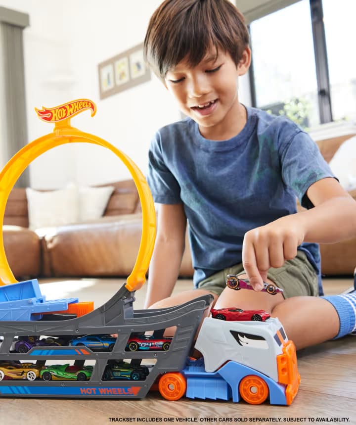 Camión Transportador de Acrobacias Hot Wheels Stunt and Go