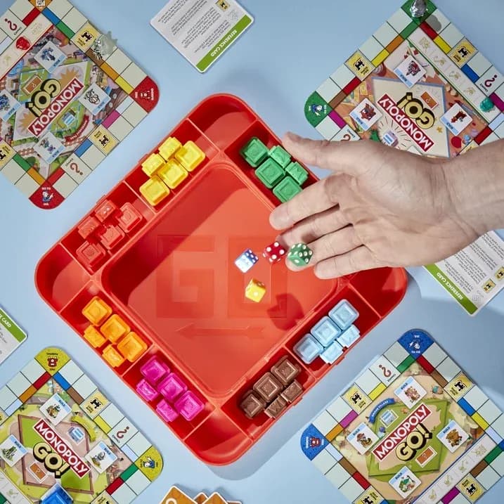 Monopoly GO! Juego de Mesa, Inspirado en el Popular Juego de Mesa Móvil, 15 Minutos, Juegos Familiares, Edades 8+