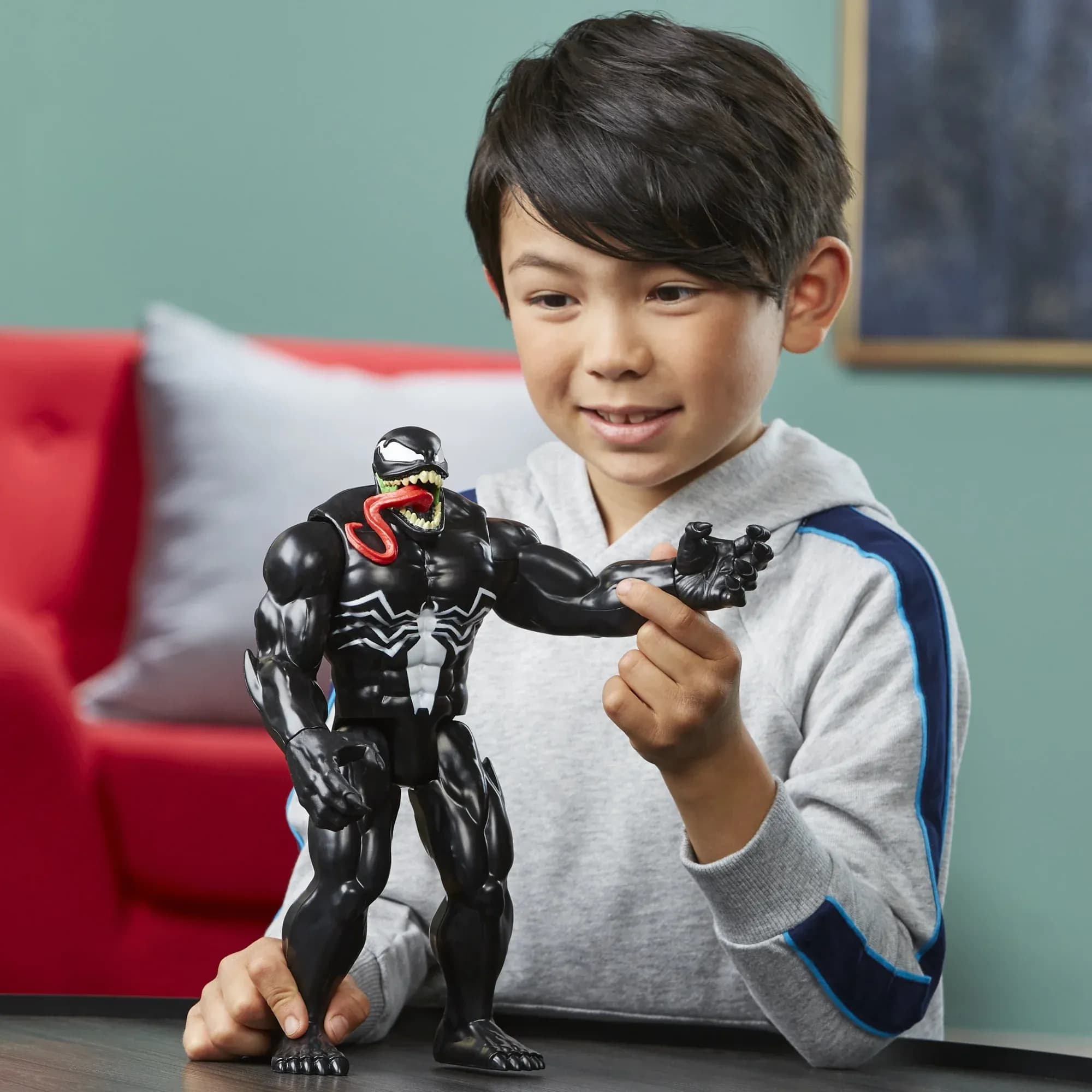 Figura de Acción Venom Titan Hero Series Marvel Spider-Man, 30 cm