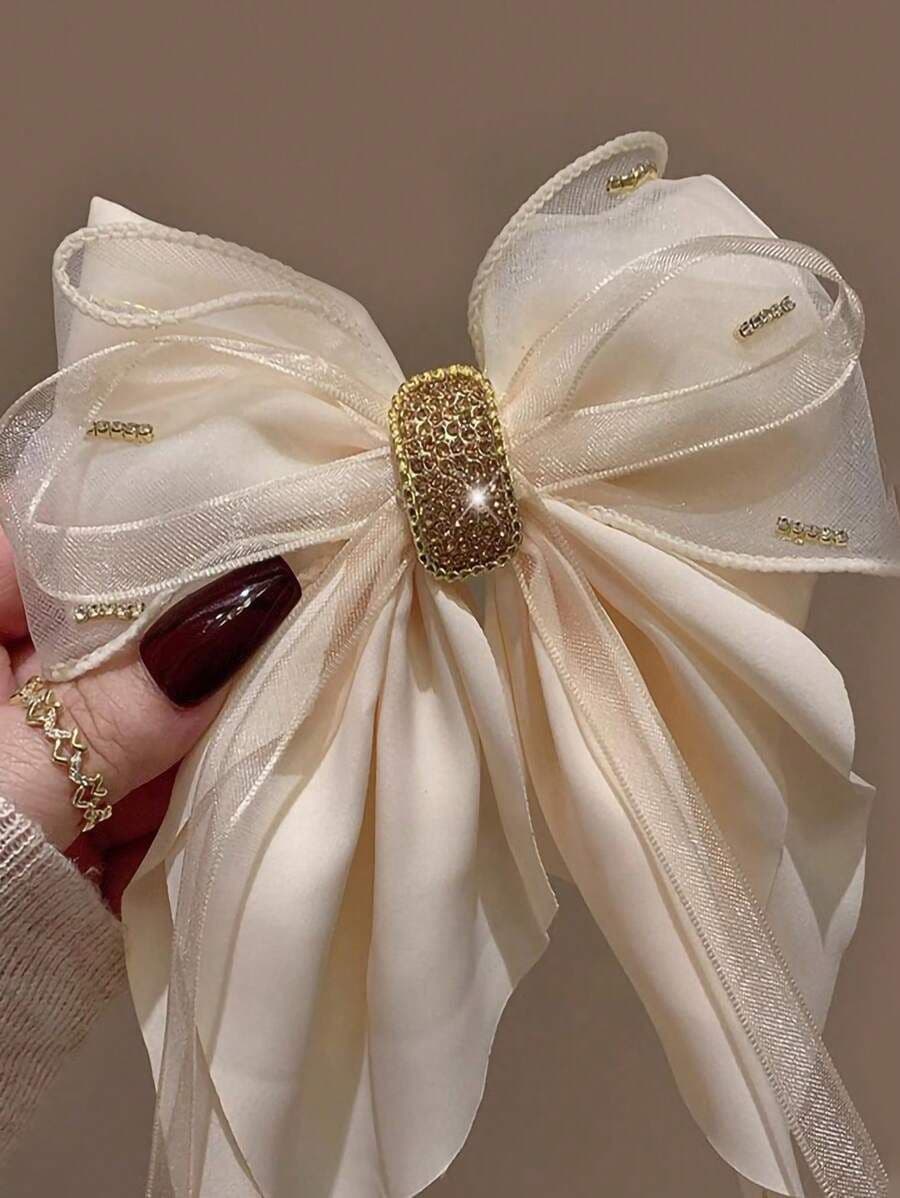 Gancho para el Cabello con Mariposa Satinada en Color Albaricoque – Elegante con Brillantes y Flecos